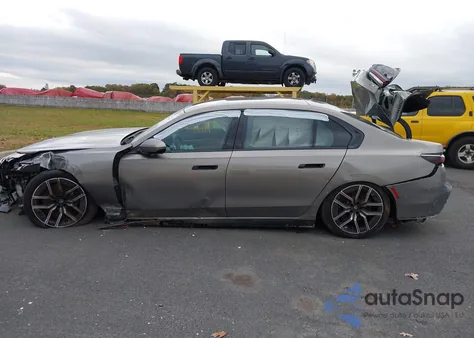 2024 BMW 740I xDrive z USA, uszkodzony, nr VIN WBA33EH08RCR00014